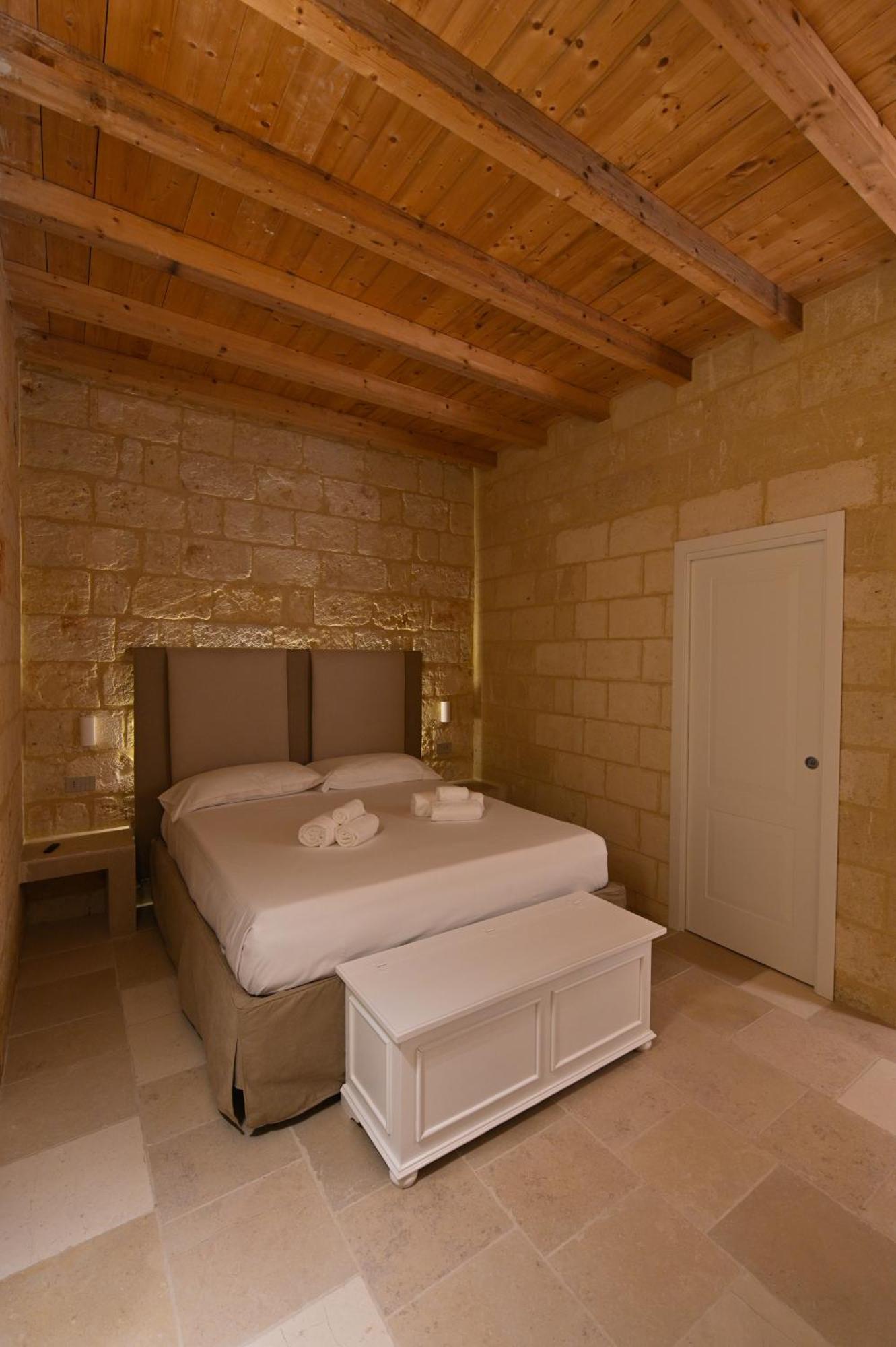 Bed and Breakfast Palazzo Momi Бари Экстерьер фото