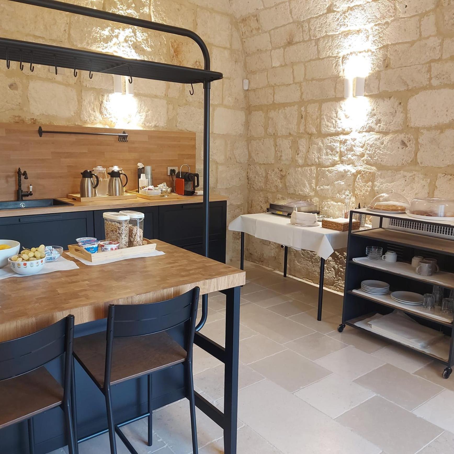 Bed and Breakfast Palazzo Momi Бари Экстерьер фото