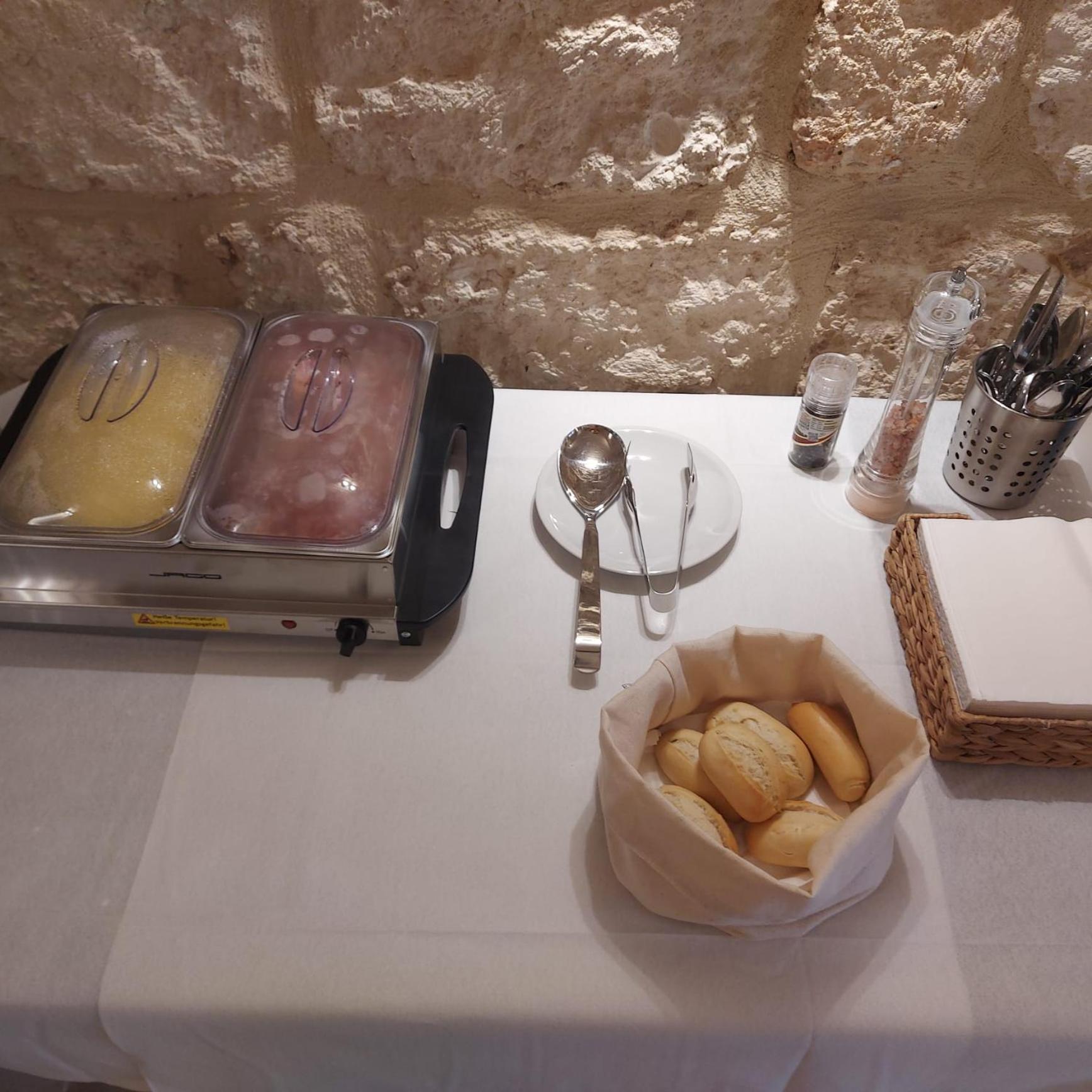 Bed and Breakfast Palazzo Momi Бари Экстерьер фото